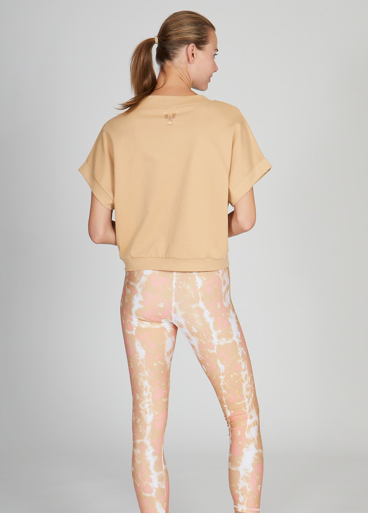 Kismet Tee - sand