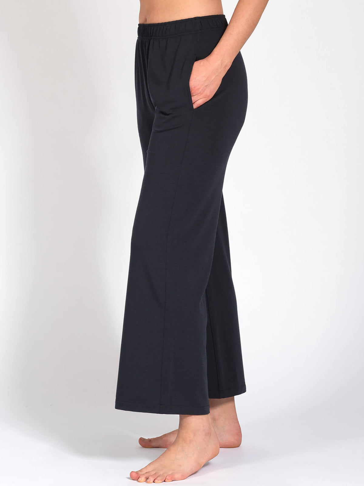 Yogahose Naomi - Black, aus Naturmaterial