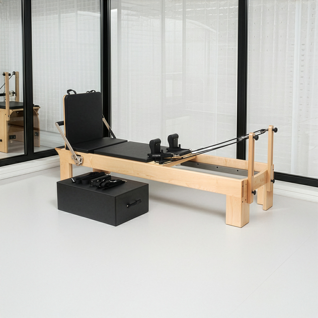 Pilates Reformer Ahorn "Therapeutic Leg" (inkl. Sitting Box und Jump Board) - schwarz