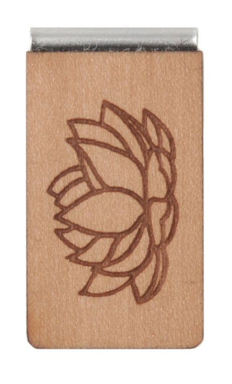 Lesezeichen aus Holz mit Gravur