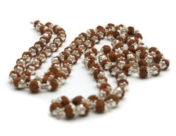 Mala-Kette aus Rudraksha mit Silberkäppchen